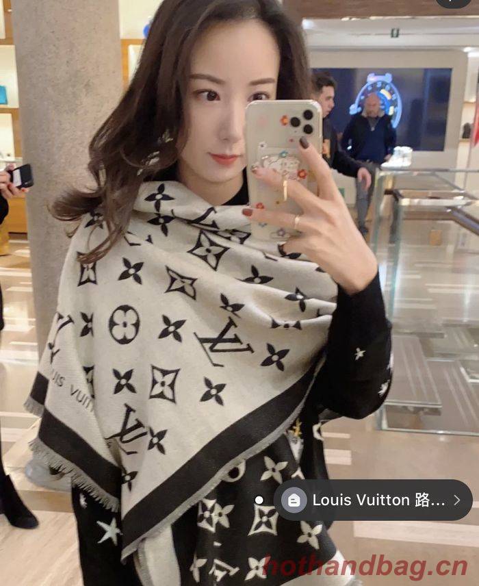 Louis Vuitton Scarf LVS00060